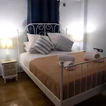 Loulaki Santorini * Vourvoulos